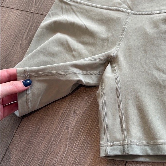 NWT Lululemon Align High-Rise Short 6" Fog Green Size 2 - Picture 6 of 8